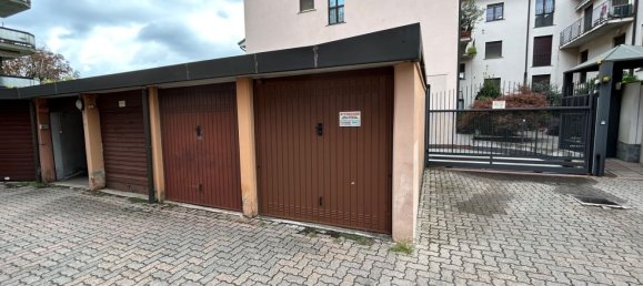 12m² Garage in Monza, Italy No. 364558 2