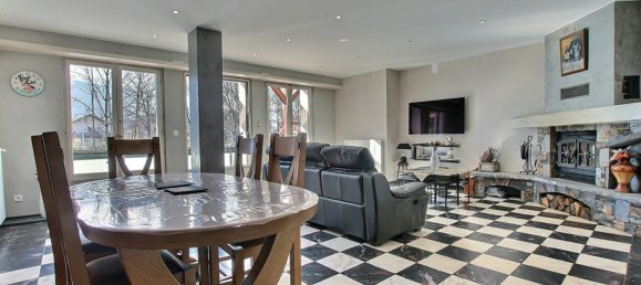 5 bedrooms House in Cluses, France No. 208312 13