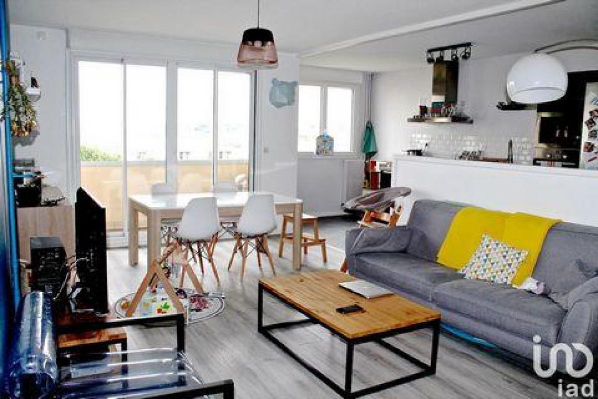 Condominio de 3 dormitorios en Tours, France No. 9936