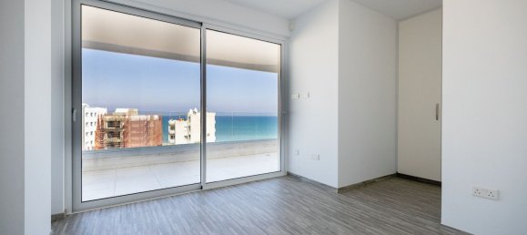 Apartamento de 4 dormitorios en Larnaca, Cyprus No. 23102 9