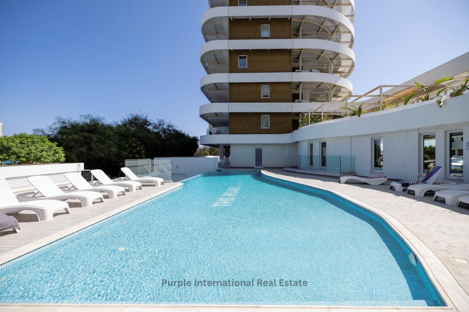 Apartamento de 4 dormitorios en Larnaca, Cyprus No. 23102