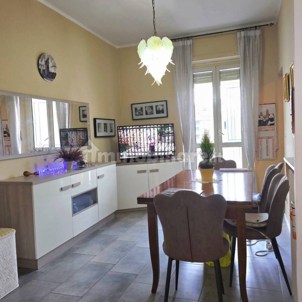 1 bedroom Apartment in Turin, Italy No. 337383