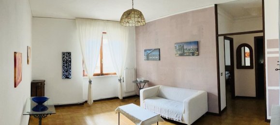 3 rooms Apartment in Carrara, Italy No. 202238 4