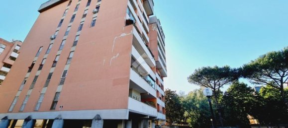 3 rooms Apartment in Rome, Italy No. 232616 4