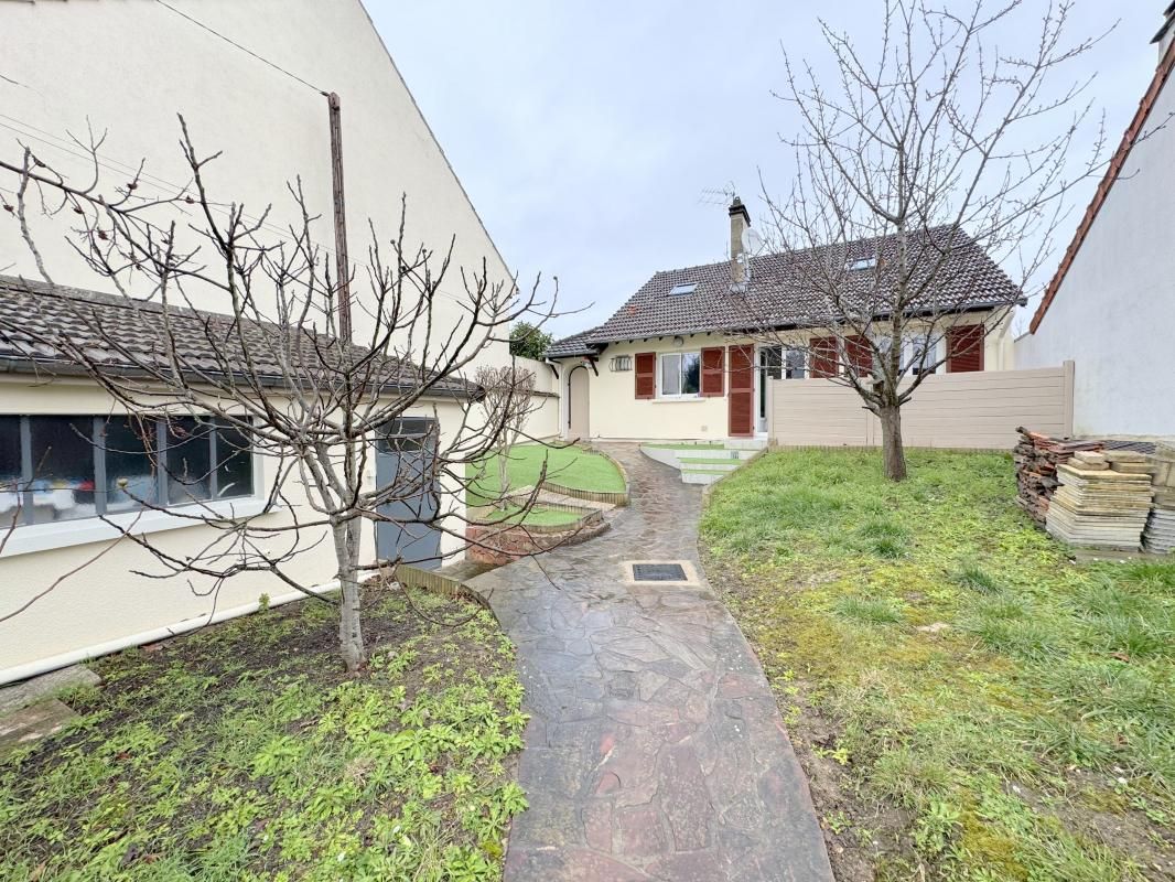 3 غرف نوم منزل في Gagny, France رقم 187657