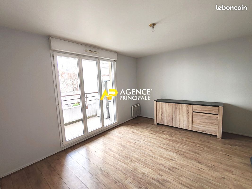 3 bedrooms Apartment in Argenteuil, France No. 162183
