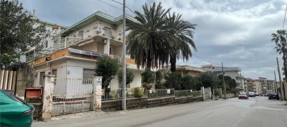 5-salle Appartement à Syracuse, Italy No. 250588 2