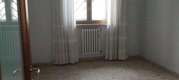 Apartamento de 4 divisões em Bari, Italy N.º 31662 9