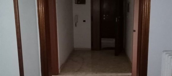 Apartamento de 4 divisões em Bari, Italy N.º 31662 6