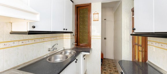 4 bedrooms Apartment in Granada, Spain No. 135438 10