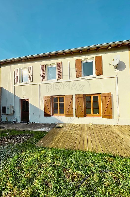 2 chambres Maison à Sainte-Euphémie, France No. 195392