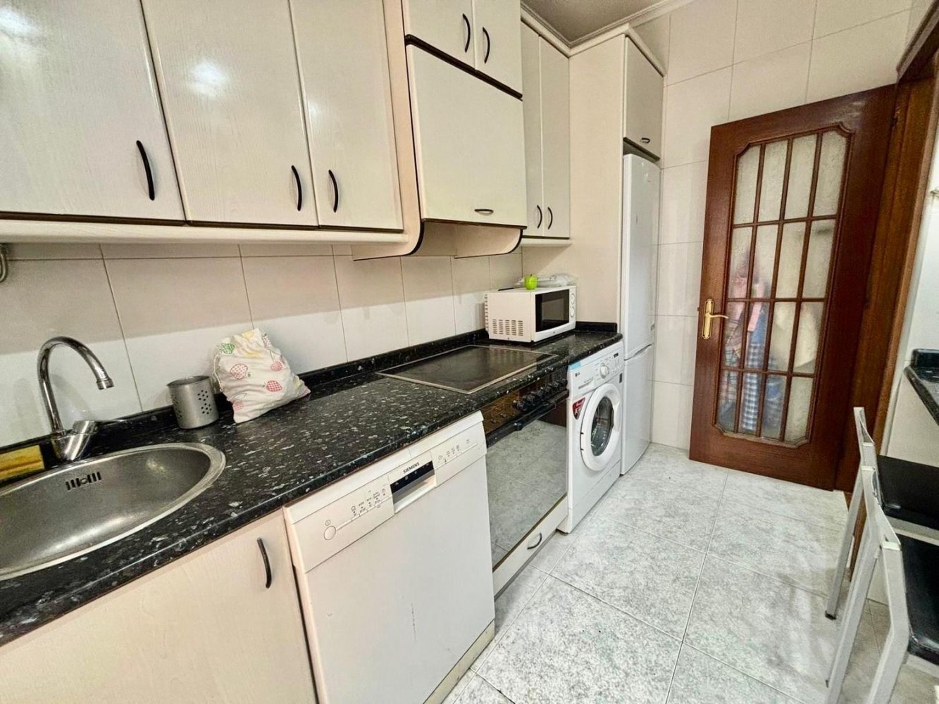 Apartamento de 3 dormitorios en Santander, Spain No. 155146