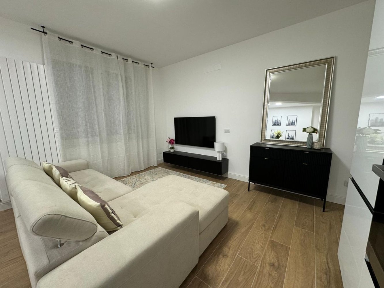 2 rooms Apartment in Milan, Italy No. 239900