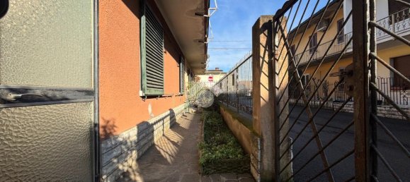 Дом с 4 комнатами в Ордзинуови, Италия № 230956 2