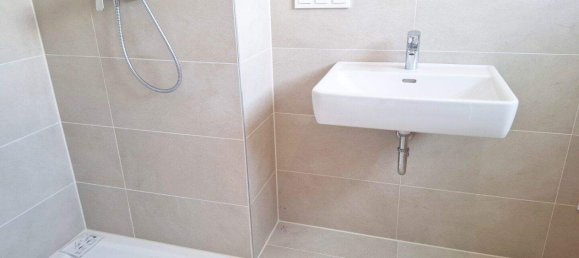 3-Zimmer Schlösser in Maria Enzersdorf, Austria, Nr. 201837 7