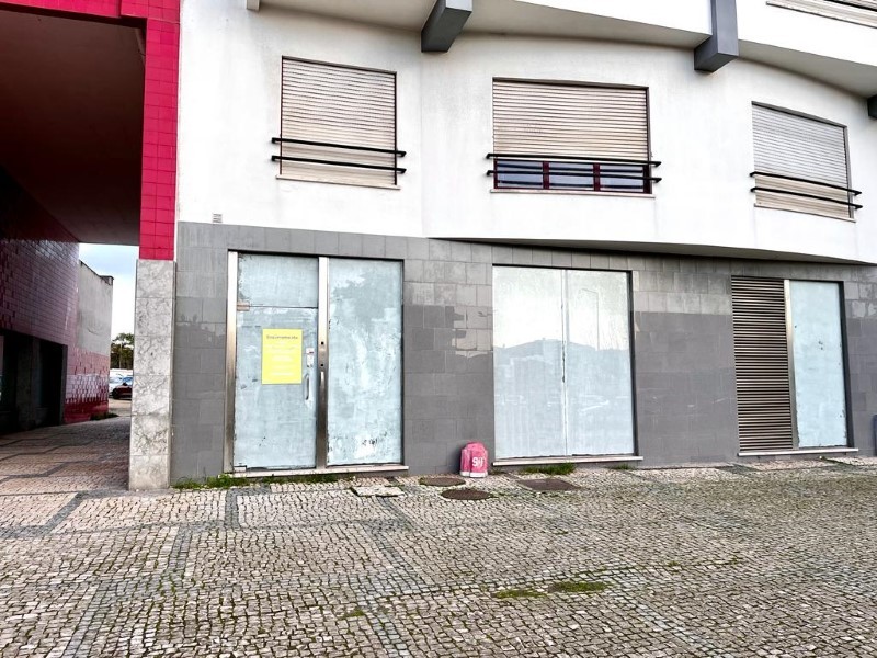 Commercial property in Caldas da Rainha, Portugal No. 345340