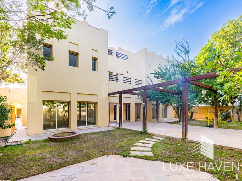 7 غرف نوم فيلا في البحيرات, UAE رقم 18512