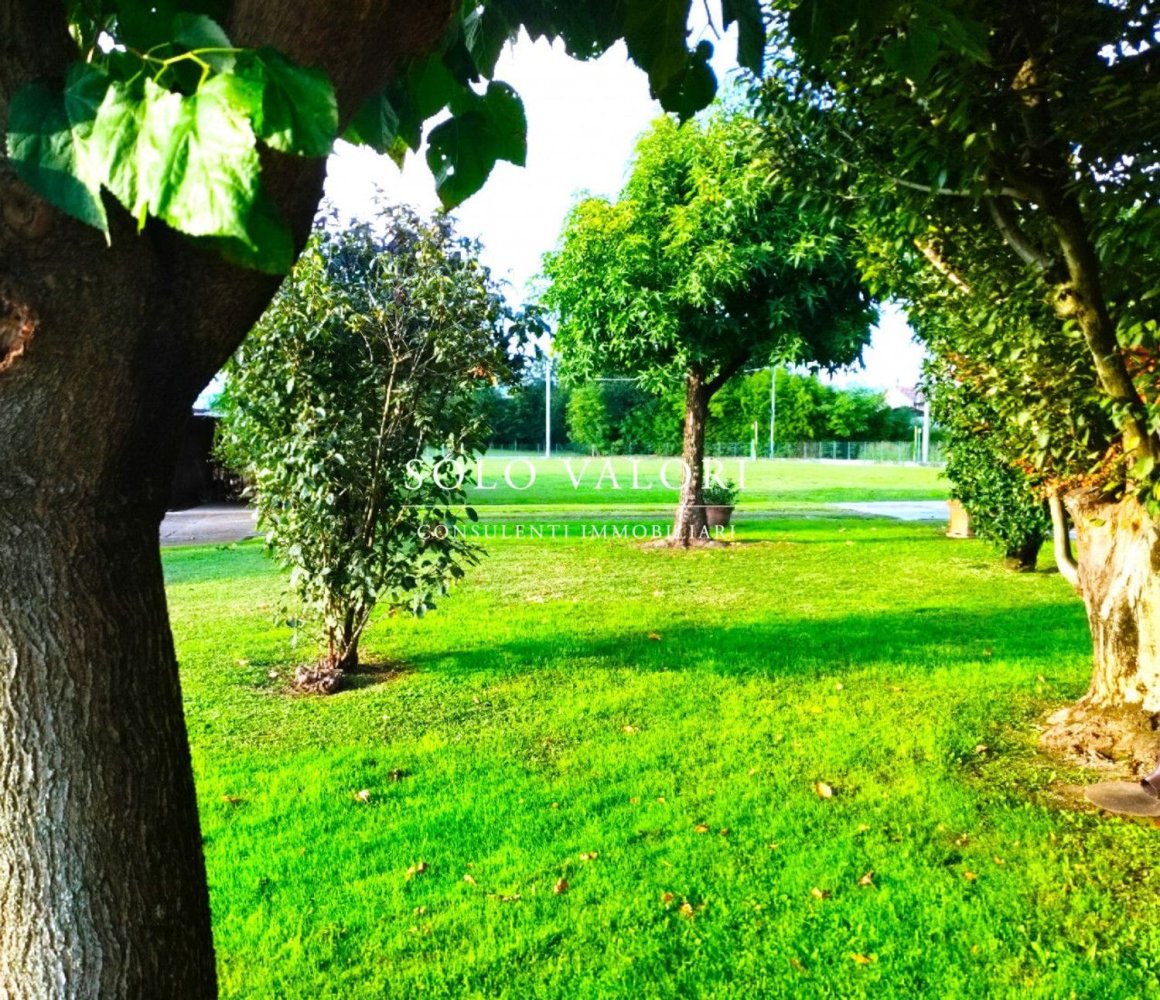 Casa de 6 divisões em Castelfranco Veneto, Italy N.º 130583