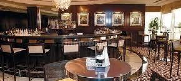 5 rooms Commercial property in Lucca, Italy No. 25687 2