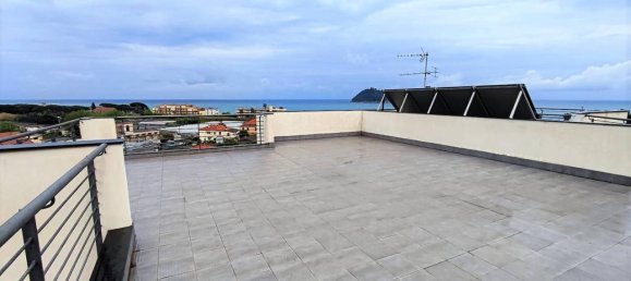 3 rooms Apartment in Albenga, Italy No. 149935 9