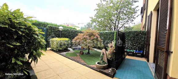 3 Schlafzimmer Haus in Monza, Italy, Nr. 355111 5