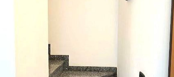 3 Schlafzimmer Haus in Monza, Italy, Nr. 355111 23