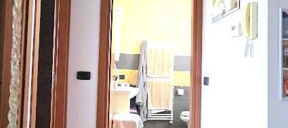 3 Schlafzimmer Haus in Monza, Italy, Nr. 355111 25