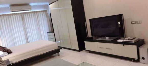 Studio in the Condo in Watthana, Thailand No. 9883 6