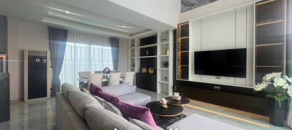 4 bedrooms Villa in Pattaya, Thailand No. 21597 2