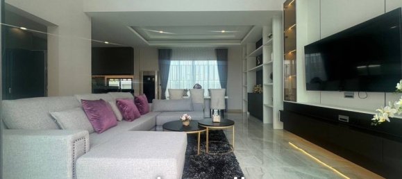 4 bedrooms Villa in Pattaya, Thailand No. 21597 3