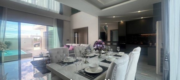 4 bedrooms Villa in Pattaya, Thailand No. 21597 6