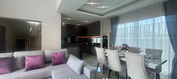 4 bedrooms Villa in Pattaya, Thailand No. 21597 4