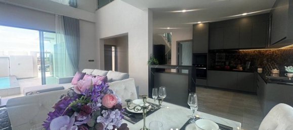 4 bedrooms Villa in Pattaya, Thailand No. 21597 8