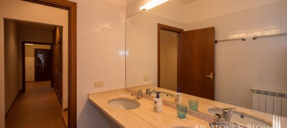 8 bedrooms House in Montepulciano, Italy No. 56056 33