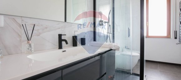 Apartamento T2 em Genoa, Italy N.º 53009 48