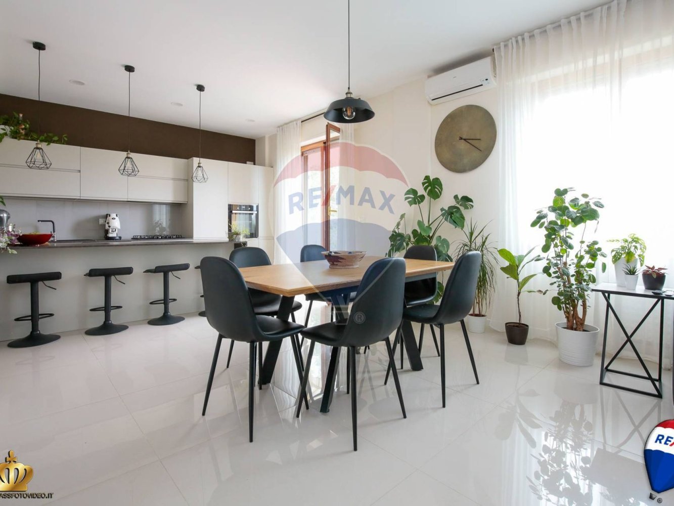Apartamento T2 em Genoa, Italy N.º 53009