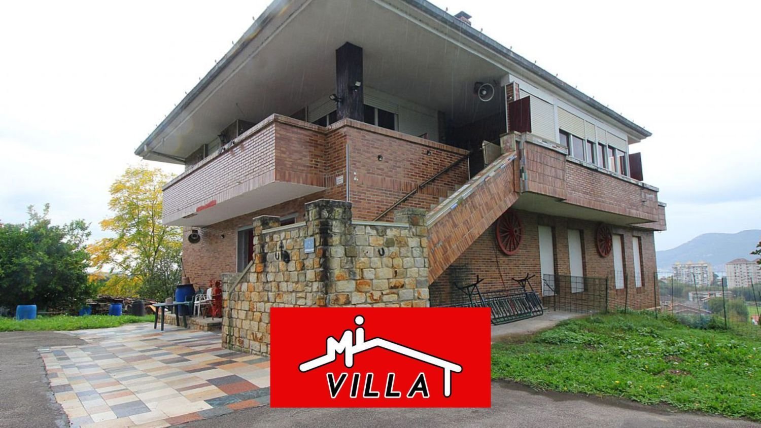 8 bedrooms House in Laredo, Spain No. 149845