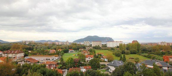 8 bedrooms House in Laredo, Spain No. 149845 5