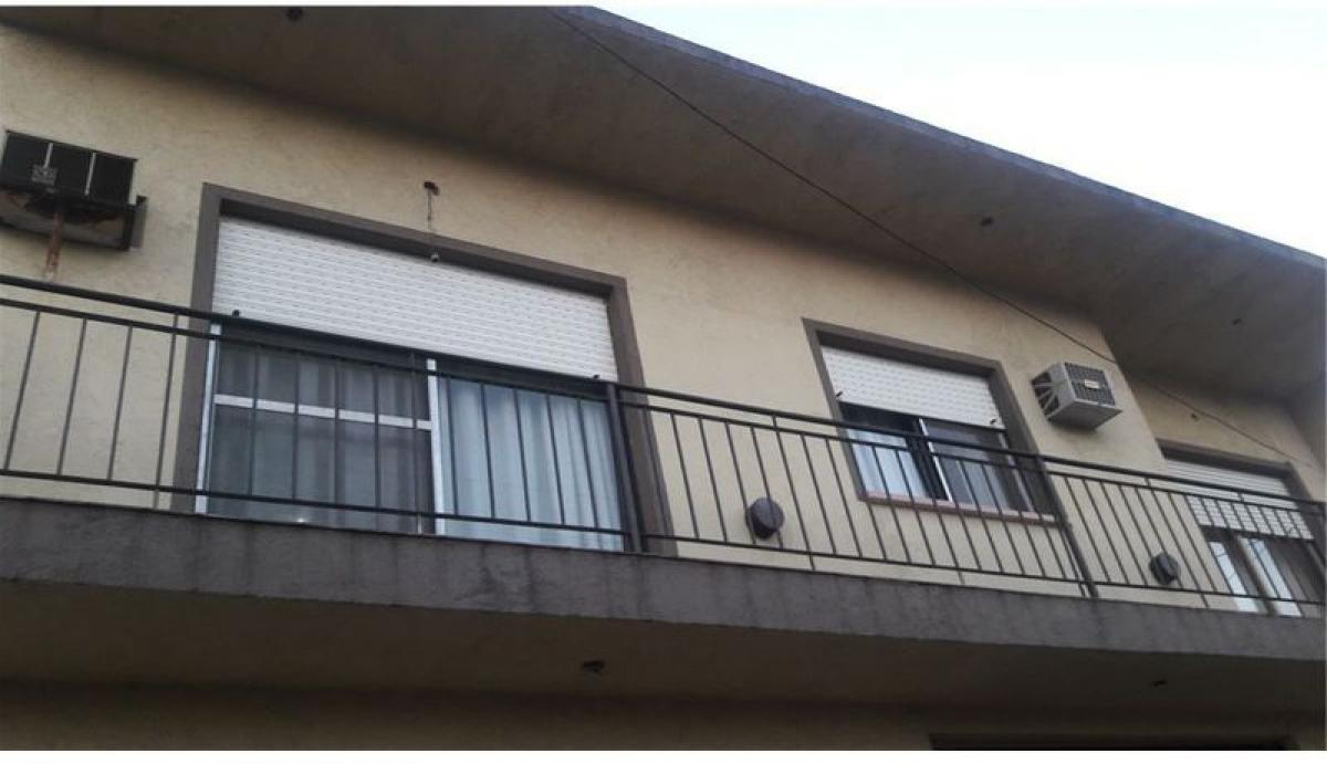 3 bedrooms House in Bermudez, Argentina No. 2063