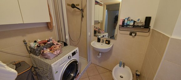 3 rooms Apartment in Monza, Italy No. 303442 8