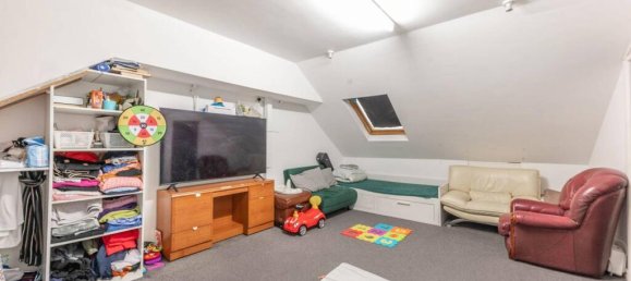 3 bedrooms Bungalow in Harrow, United Kingdom No. 9432 8