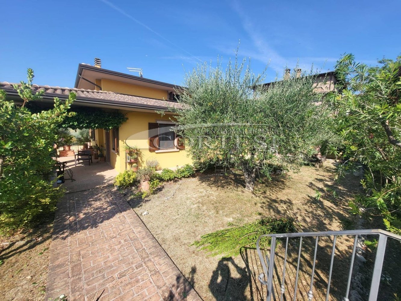 5-Zimmer Villa in Torgiano, Italy, Nr. 292565