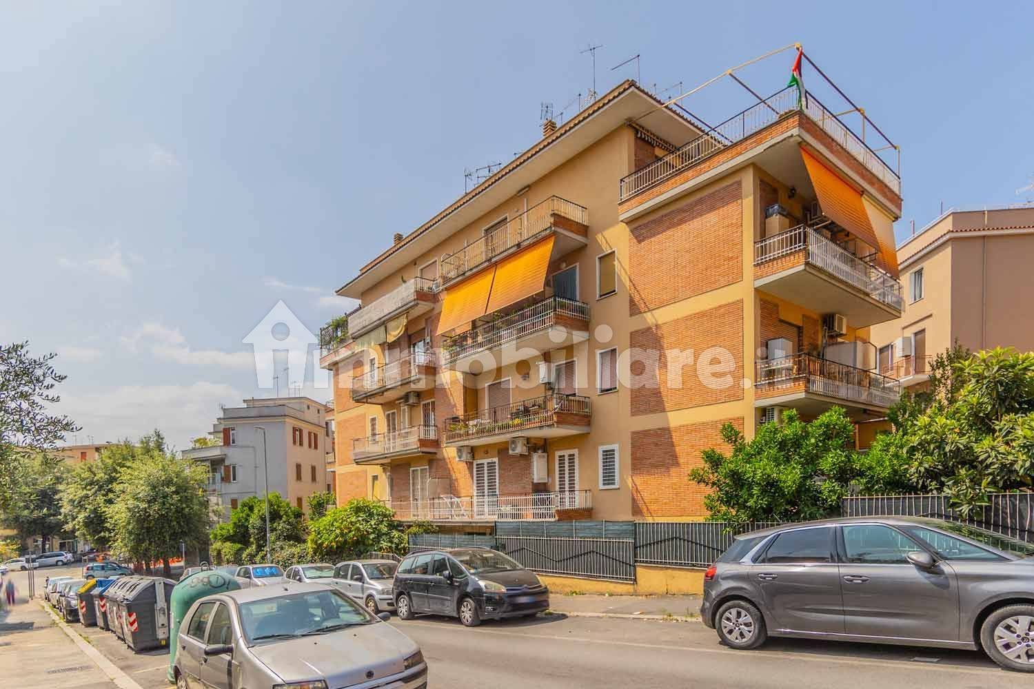 2 bedrooms Apartment in Rome, Italy No. 309266