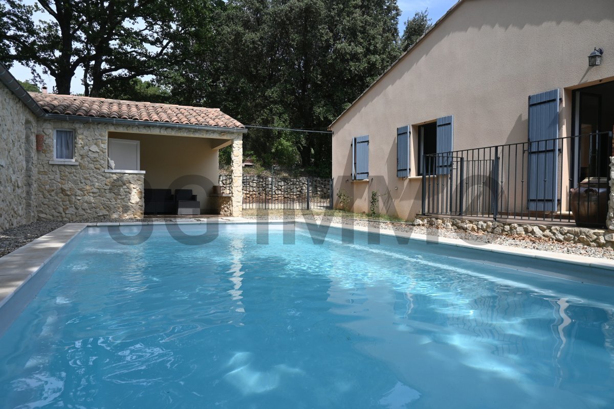 Villa de 3 dormitorios en Saint-Restitut, France No. 190955