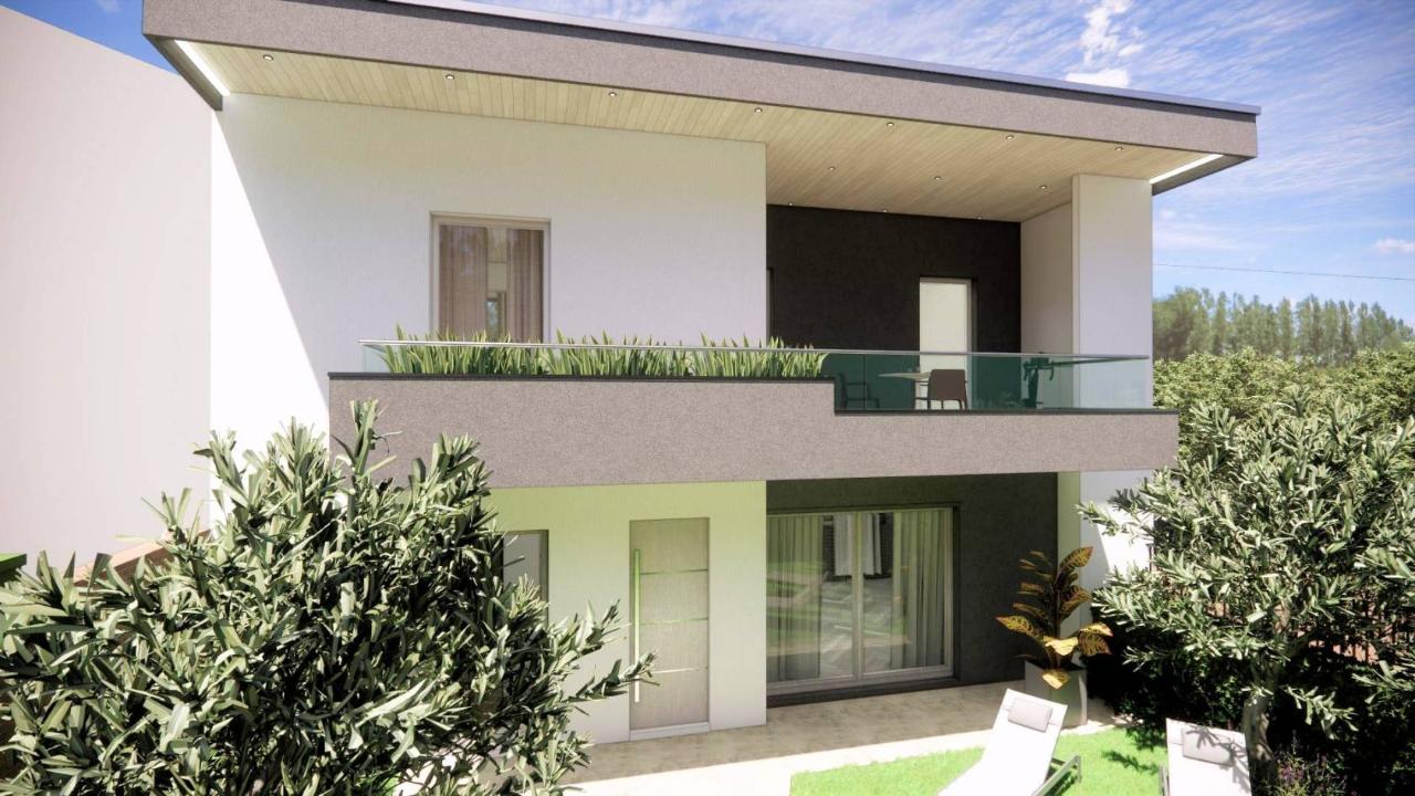 Villa de 4 habitaciónes en Vimercate, Italy No. 37534