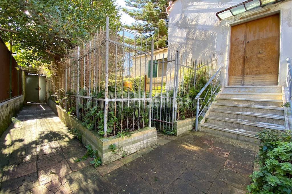 1 غرف نوم منزل في Sant'Anastasia, Italy رقم 193916