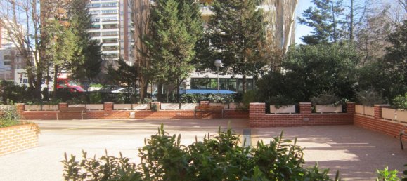 4 bedrooms Apartment in Madrid, Spain No. 21293 41