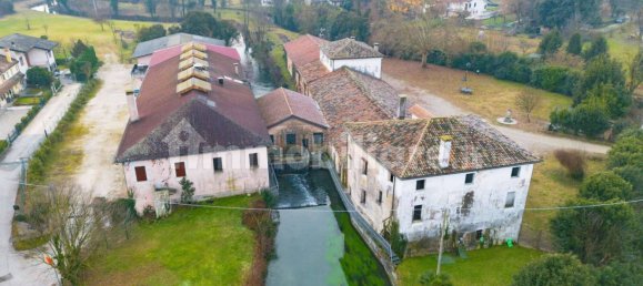 3 bedrooms House in Carbonera, Italy No. 262545 25