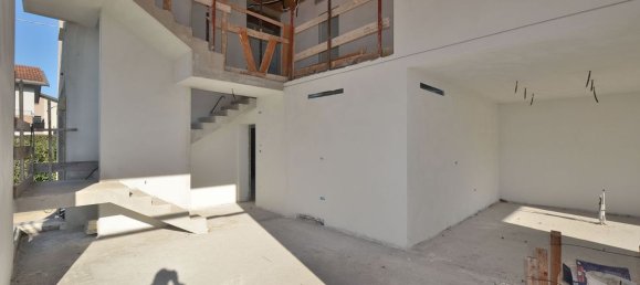 5 rooms Villa in Cassola, Italy No. 56968 3