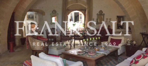 3 bedrooms House in Attard, Malta No. 3210 4